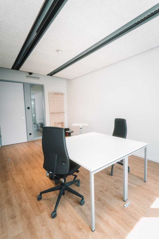 Hier sind Bilder aus dem Inkubator zu sehen