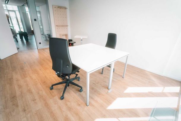 Hier sind Bilder aus dem Inkubator zu sehen