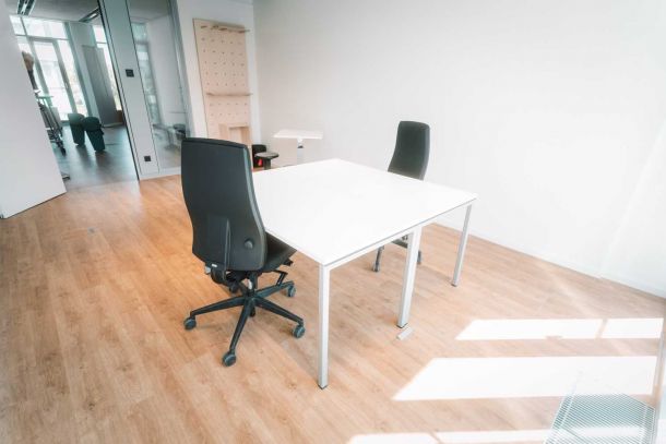 Hier sind Bilder aus dem Inkubator zu sehen