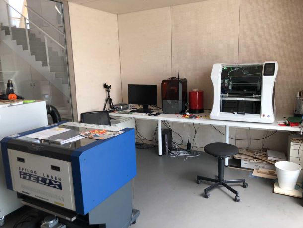 Zeigt Innen und Außenansichten des Cube